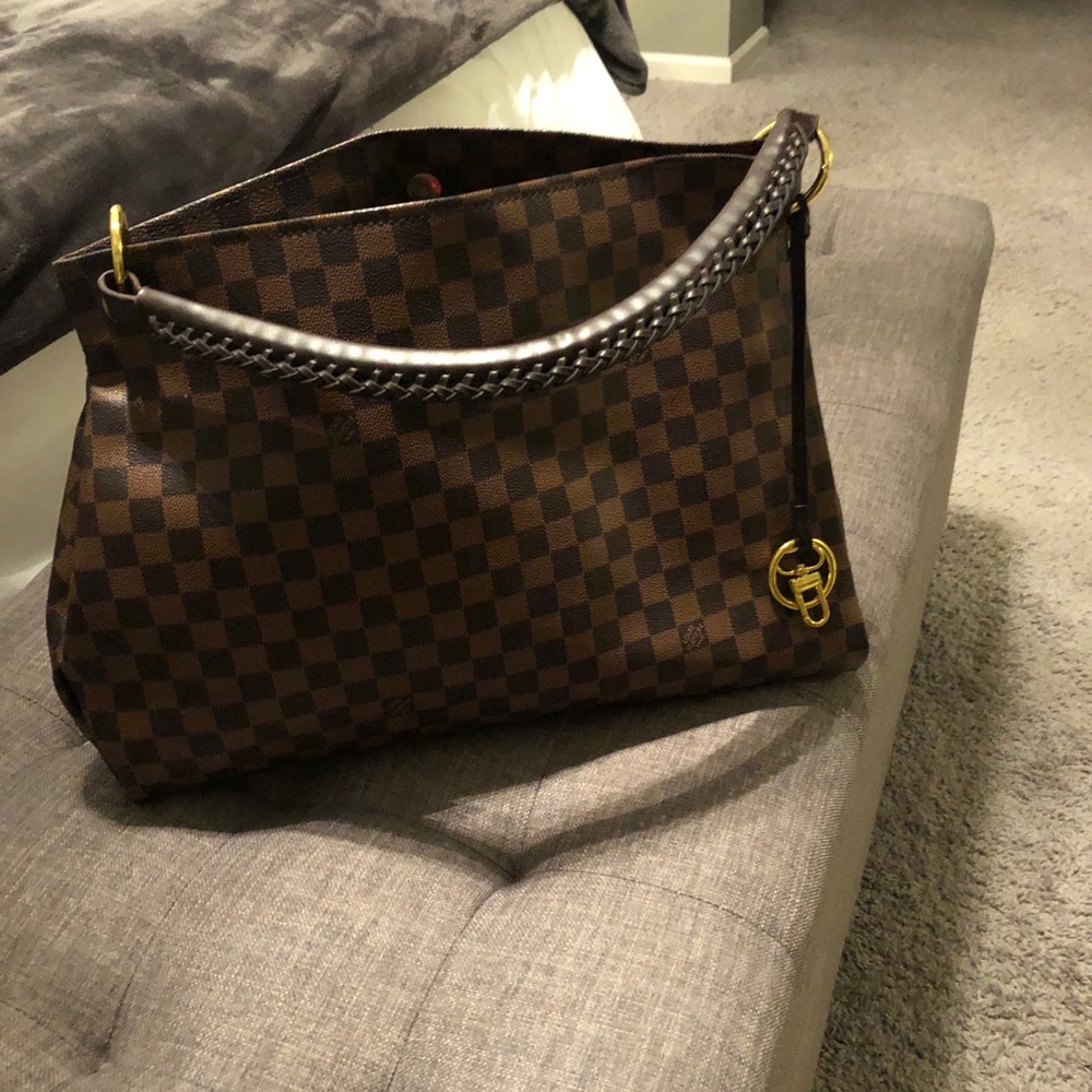 Louis Vuitton Artsy bag